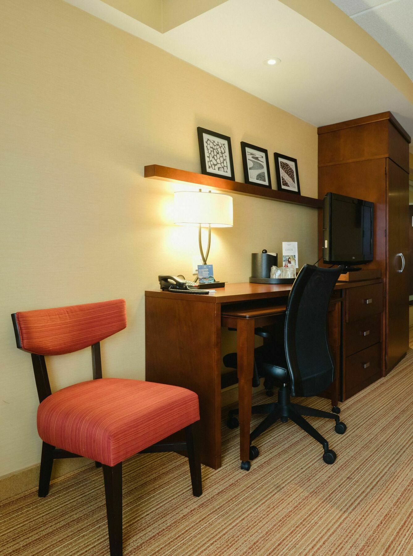 מלון Courtyard By Marriott Kingston Highway 401 מראה חיצוני תמונה