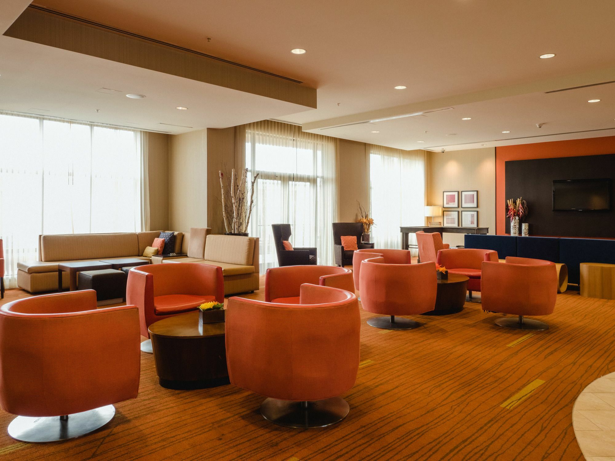 מלון Courtyard By Marriott Kingston Highway 401 מראה חיצוני תמונה